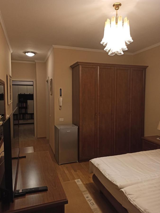 Home Sweet Rental Тирана Екстериор снимка
