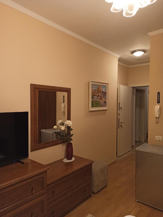 Home Sweet Rental Тирана Екстериор снимка